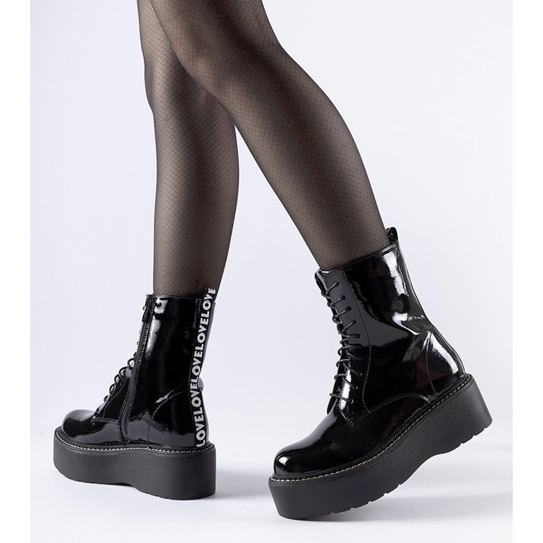 Travailleurs noirs en brevets sur la plateforme Leos le noir 1