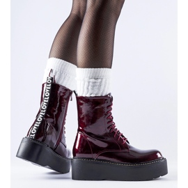 Les travailleurs des brevets bourguignons sur la plateforme Leos rouge 1 Les travailleurs des brevets bourguignons sur la plateforme Leos rouge 1