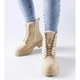 Bottes isolées beiges de Tadasuni 3