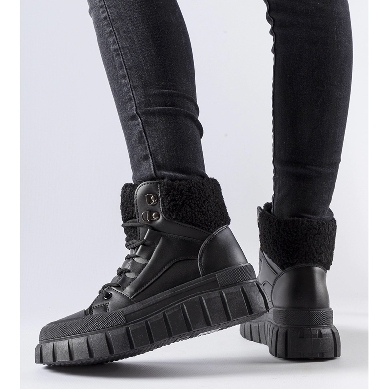 Baskets Adamsville isolées noires 1