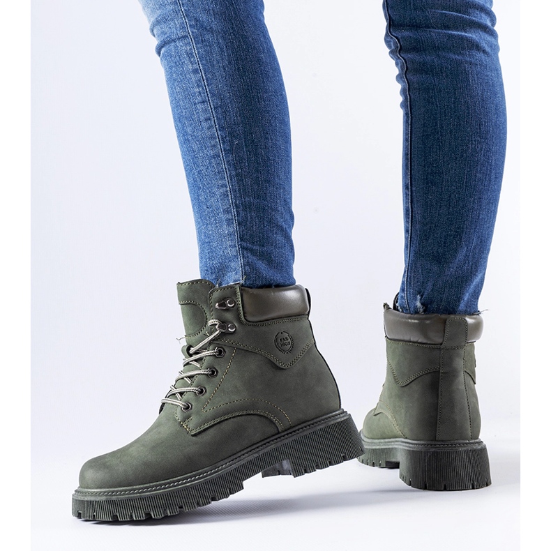 Travailleurs Bentley classiques isolés verts 1