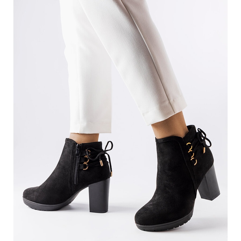 Bottes à talons en daim écologique noir de Poule 1