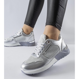 Baskets grises avec fil décoratif de Facondo argent 1