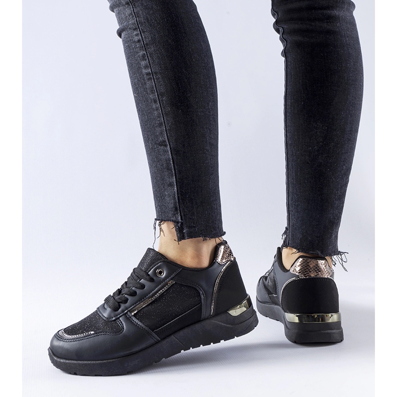 Baskets noires avec fil décoratif de Facondo le noir 2