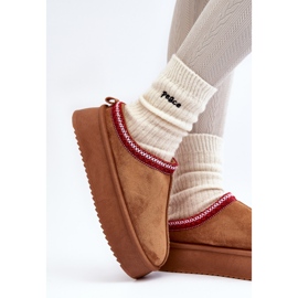 Chaussons Sylva marron à semelle épaisse en éco-suède brun 2 Chaussons Sylva marron à semelle épaisse en éco-suède brun 2