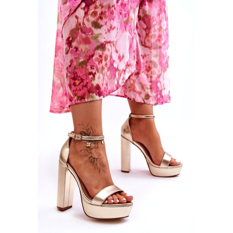 Sweet Shoes Sandales En Cuir Sur Une Barre Haute Et Plateforme Golden Sky Dream doré 1