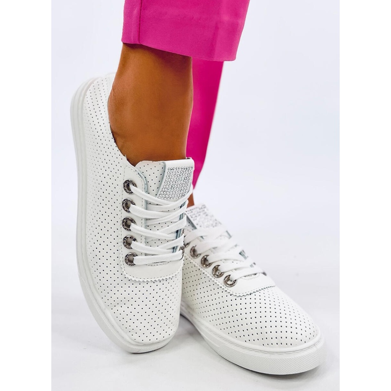 Baskets ajourées femme Pluss All White blanc 2