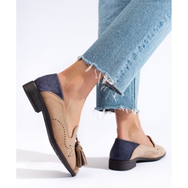 Mocassins en daim beige ajouré par Daszyński 3