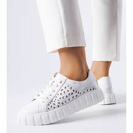 Baskets blanches avec empiècements patch 1