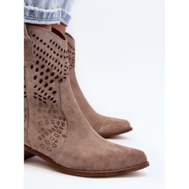 Zazoo 3305 Bottines cowboy ajourées à talon bas pour femme en daim Cappucino beige 1