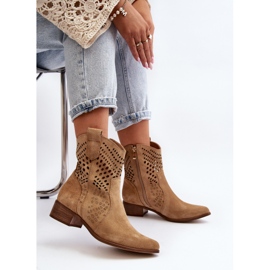 Zazoo 3305/2 Bottines Cowboy Ajourées à Talon Bas Femme Daim Beige 1