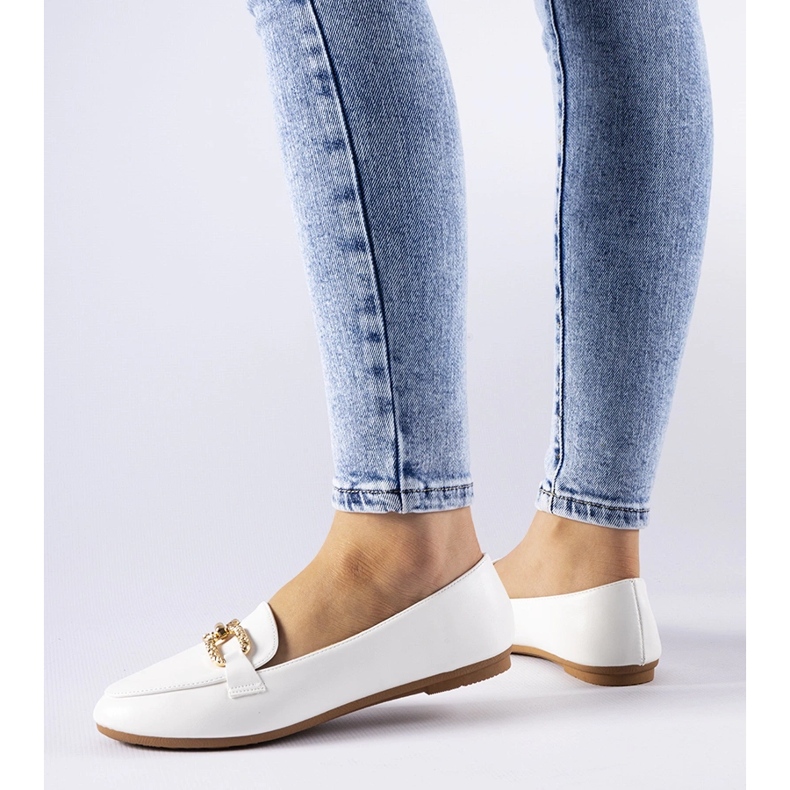 Mocassins à boucles blancs de Sovera 1