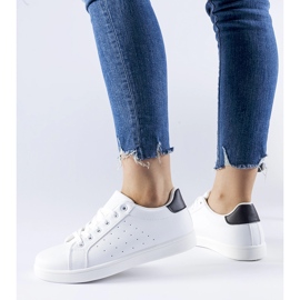 Baskets Bourassa blanches et noires 1