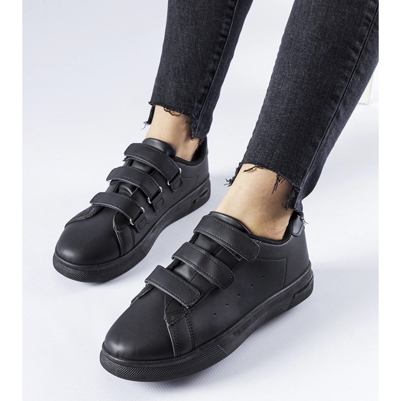 Baskets noires à fermeture velcro par Paré le noir 1