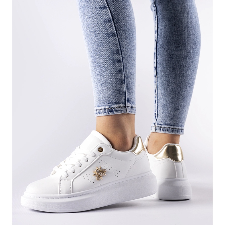 Baskets blanches avec application Fairfax en zircon 1