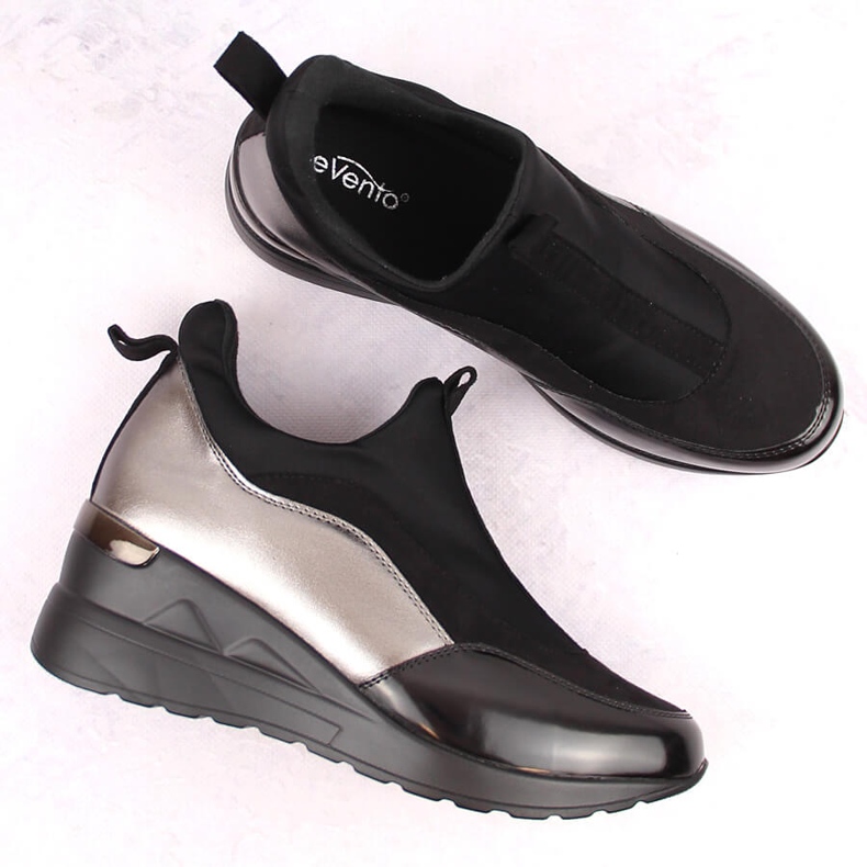 Brogues pour femmes sur les talons compensés eVento noir 1