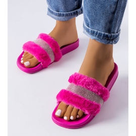 Claquettes en fourrure fuchsia avec strass de Carrito rose 1