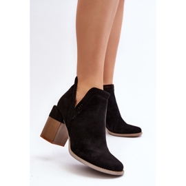 Bottines Jolnima noires sur un talon haut massif avec une découpe le noir 5