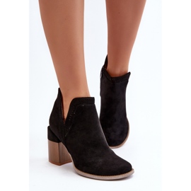 Bottines Jolnima noires sur un talon haut massif avec une découpe le noir 7