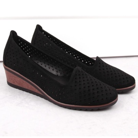 Chaussures compensées femme en daim ajouré, noir Potocki SZ12306 le noir 2