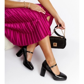 Escarpins à talon vernis noirs Cher le noir 1