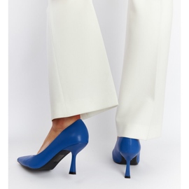 Escarpins bleus à talons bas 3