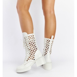 Bottines à talons ajourées blanches Visalia 3