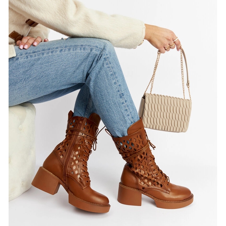 Bottines à talons hauts ajourées marron de Visalia brun 1