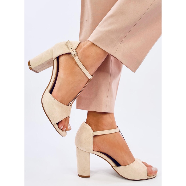 Ferdi Sandales à talons hauts beiges à décoration dorée 1 Ferdi Sandales à talons hauts beiges à décoration dorée 1