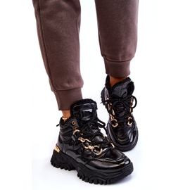 Chaussures de sport isolées pour femmes avec une chaîne dorée noire le noir 4