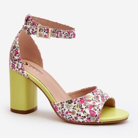 Sandales à Talons Hauts à Fleurs Jaunes Vitamella 2