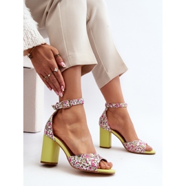 Sandales à Talons Hauts à Fleurs Jaunes Vitamella 1