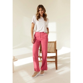 Les baskets à plateforme dorées de Lori 1