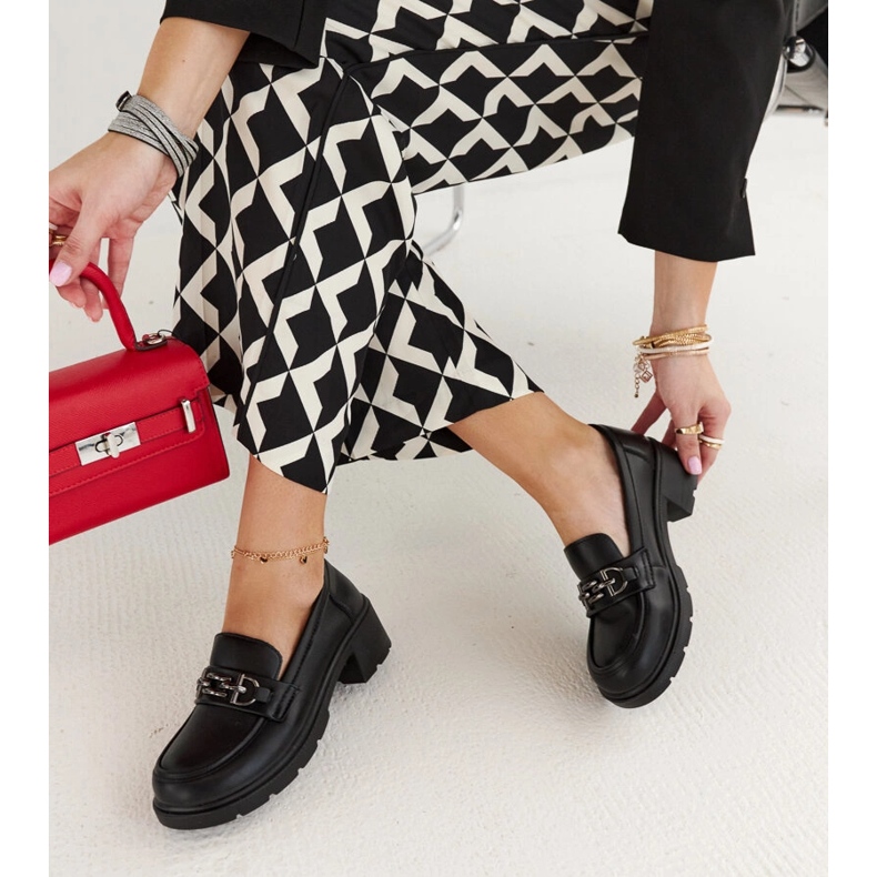 Mocassins noirs en éco-cuir par Lyyli le noir 2 Mocassins noirs en éco-cuir par Lyyli le noir 2