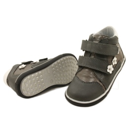 Chaussures en cuir des filles avec des fleurs blanches 91904 Gray Bartek gris 5