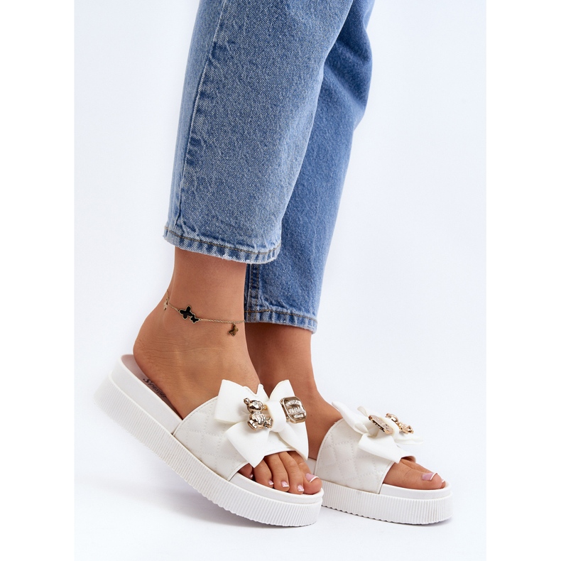 Tongs pour femmes avec nœud et ours en peluche, blanc Katterina 2