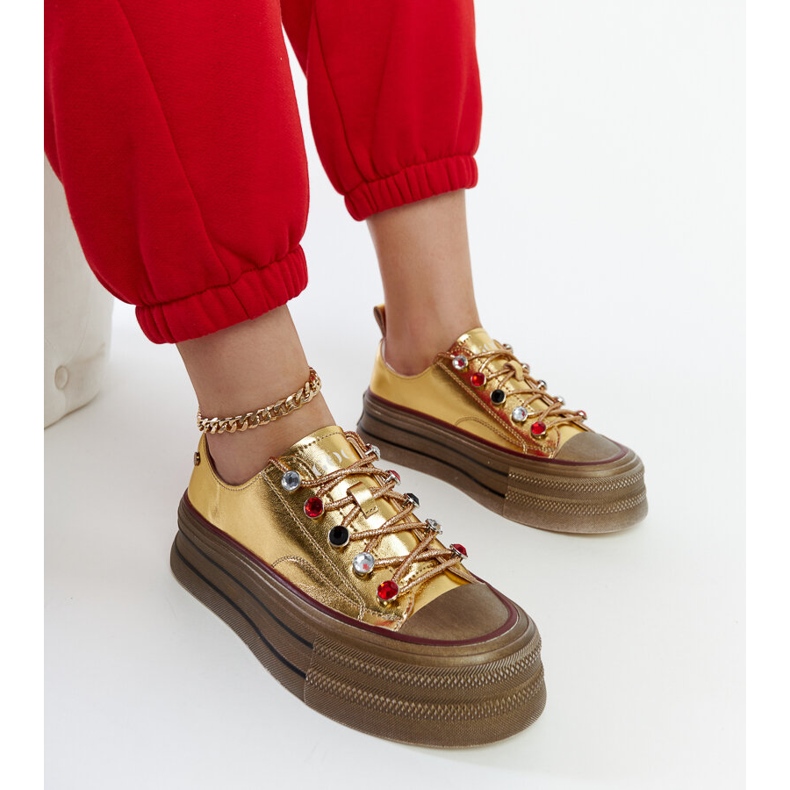 Baskets dorées sur la plateforme GOE NN2N4055 d'or 1