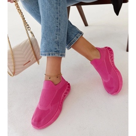 Les baskets de sport rose foncé de Neda 1