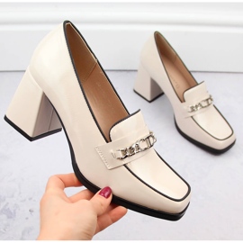 Chaussures vernies pour femme à talon décoratif, beige Potocki 12322 1