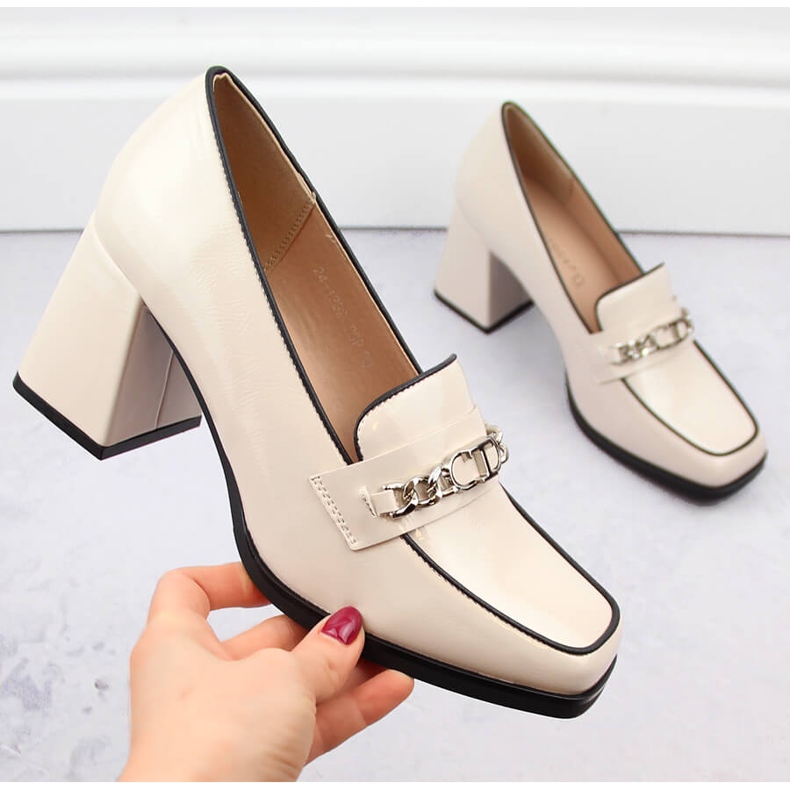 Chaussures vernies pour femme à talon décoratif, beige Potocki 12322 1