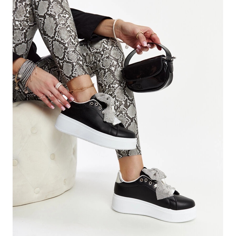 Baskets noires sur plateforme haute Rensje 1