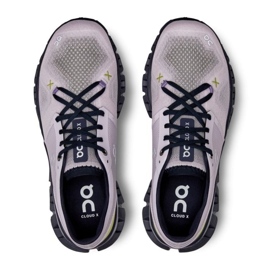 On Running Sur les chaussures Running Cloud X 3 W 6098098 rose 2