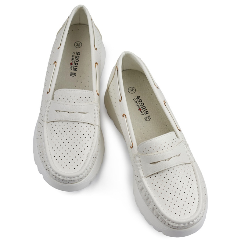 Mocassins femme blancs ajourés confortables avec semelle intérieure en cuir blanche 1