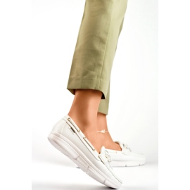 Mocassins confortables pour femmes en blanc. 1
