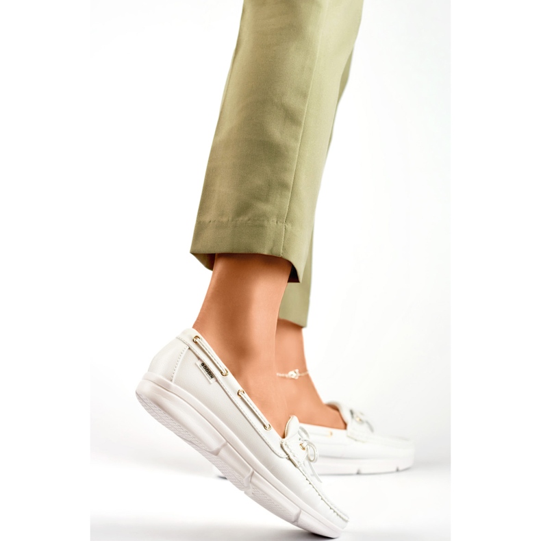 Mocassins confortables pour femmes en blanc. blanche 1