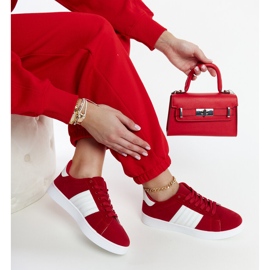 Baskets en daim rouge sur la plateforme Serap 1