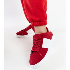 Baskets en daim rouge sur la plateforme Serap 3