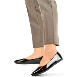 Ballerines classiques noires vernies, confortables le noir 3