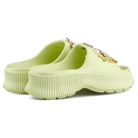 Tongs pour femmes en caoutchouc vert clair avec décorations 3