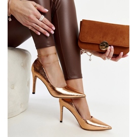 Talons aiguilles vernis champagne vins doré 1